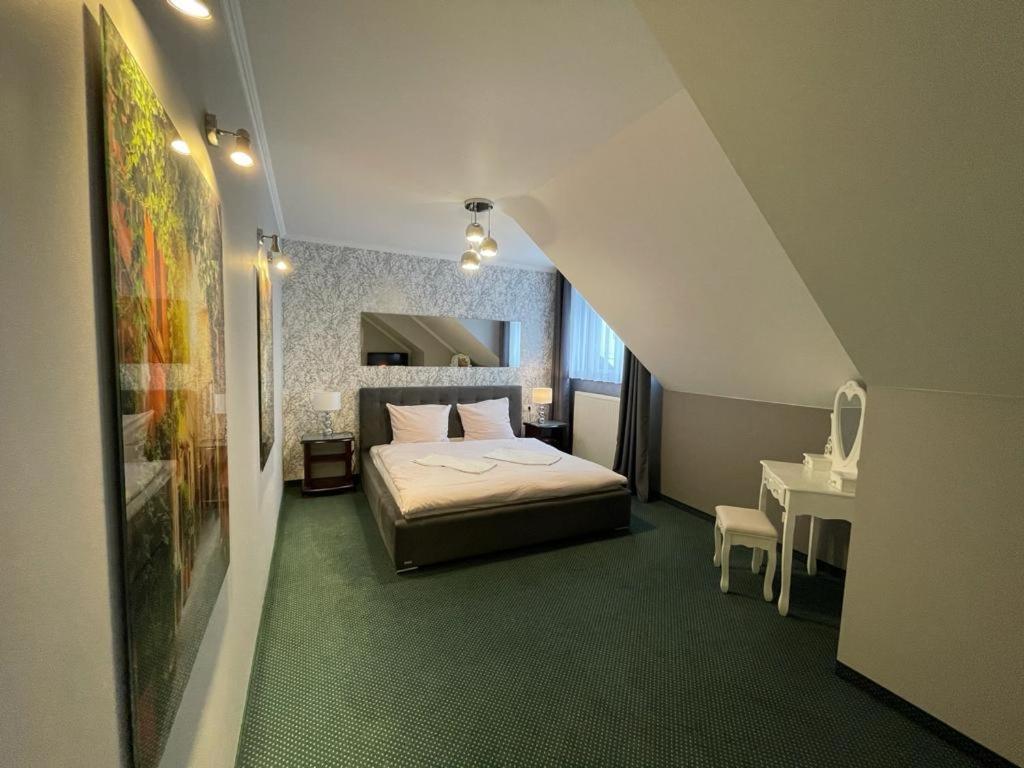 Hotel Fox Wolbórz المظهر الخارجي الصورة